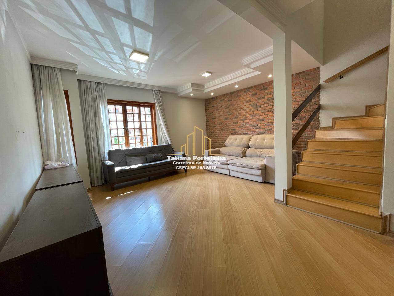 Casa de Condomínio à venda com 3 quartos, 230m² - Foto 1