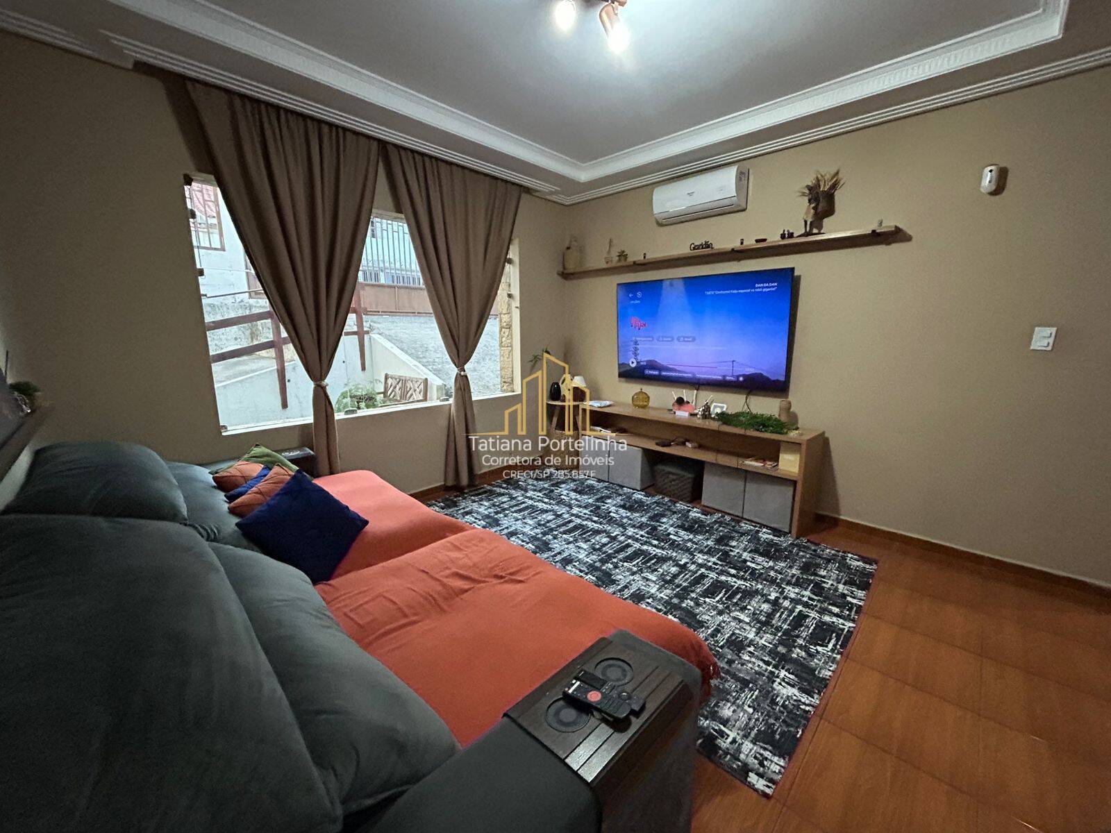 Casa, 4 quartos, 223 m² - Foto 1